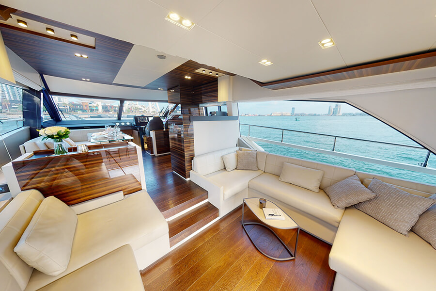 Ferretti 670